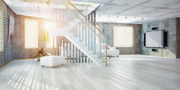 Helles Laminat im Wohnzimmer