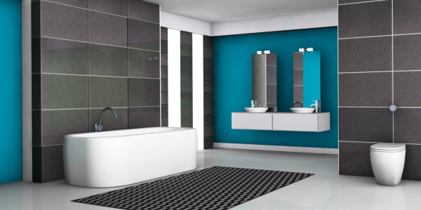 Badezimmer mit blauen Wänden
