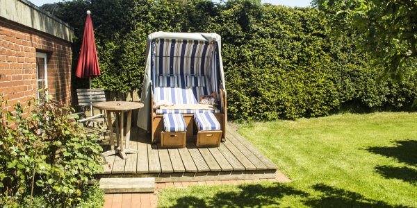 Strandkorb im Garten