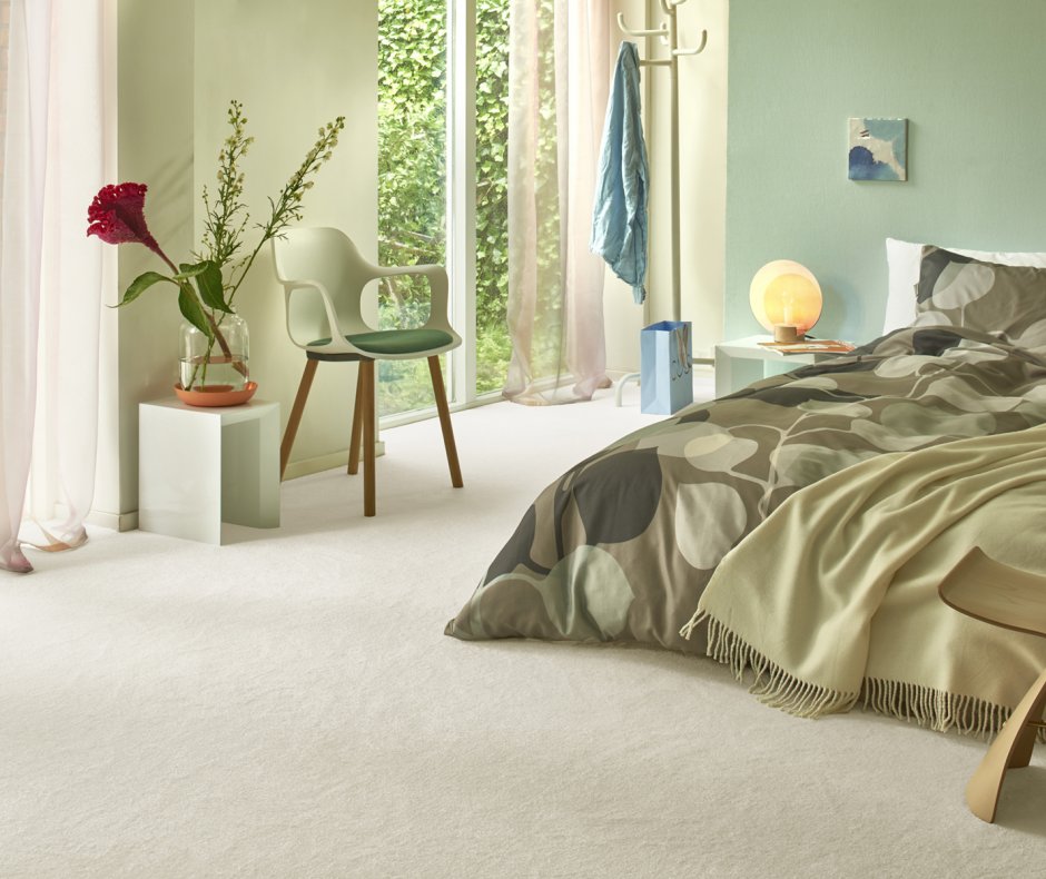 Heller Teppichboden im Schlafzimmer