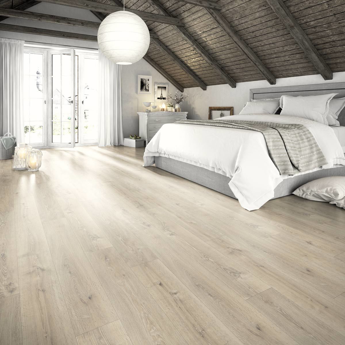 Bio-Bodenbelag Eiche Natur von Egger im Schlafzimmer
